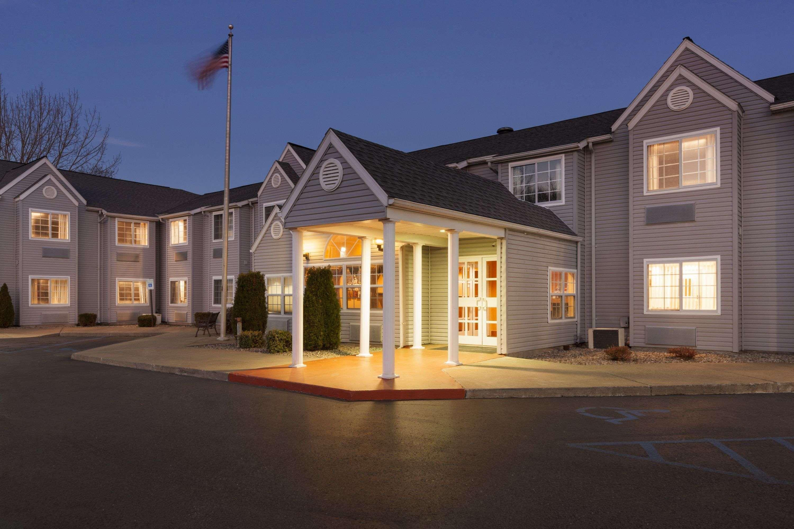 Microtel Inn By Wyndham - Albany Airport Latham Exterior photo